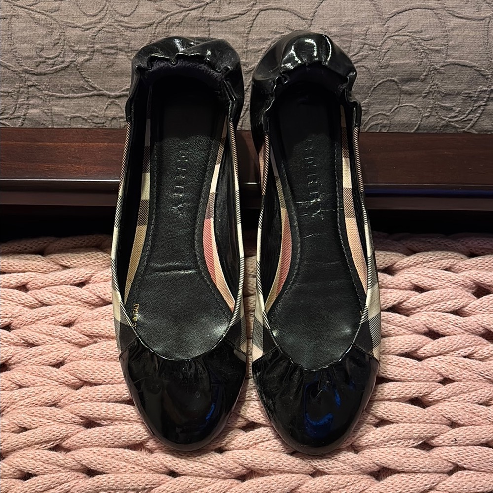 Burberry Casual Flat Shoes